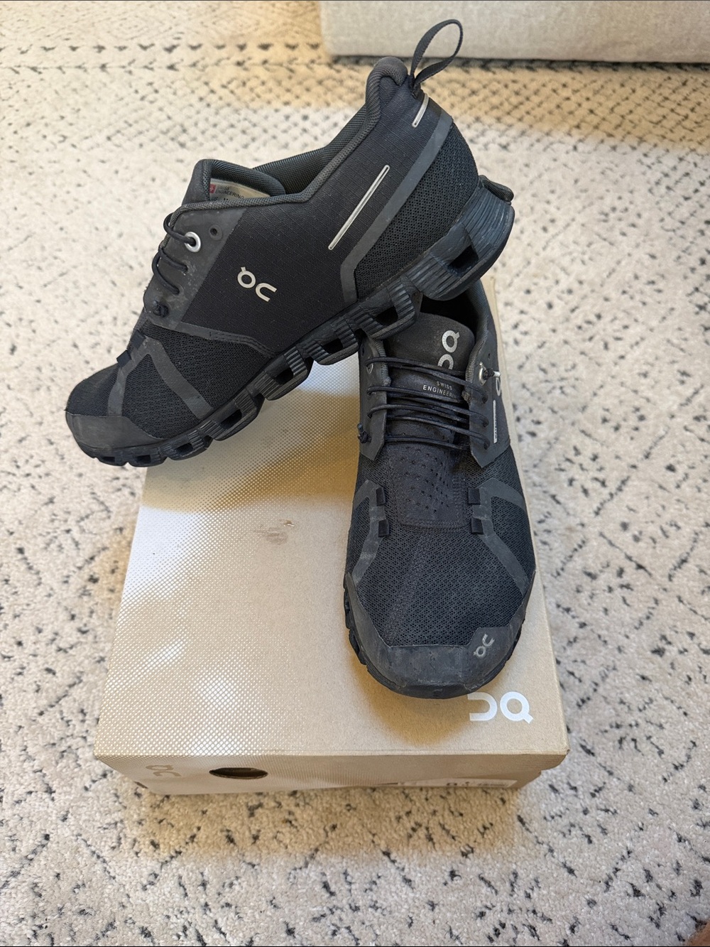Mens Cloud’s Running Waterproof sneaker Size 8.5